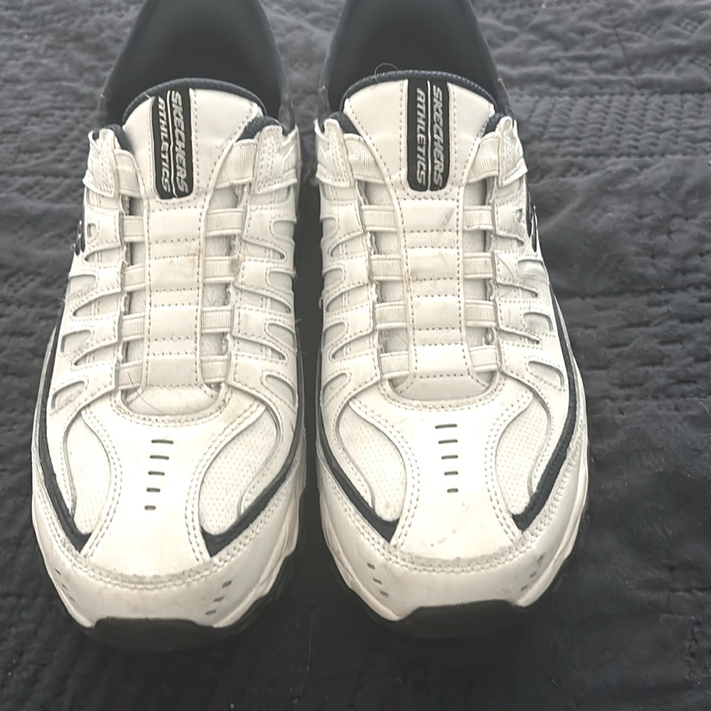 I have a variety shoes that are size 9 1/2 worn very little. One pair or all.